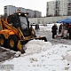 В проезде Шокальского очистили парковочные карманы и тротуары от снега